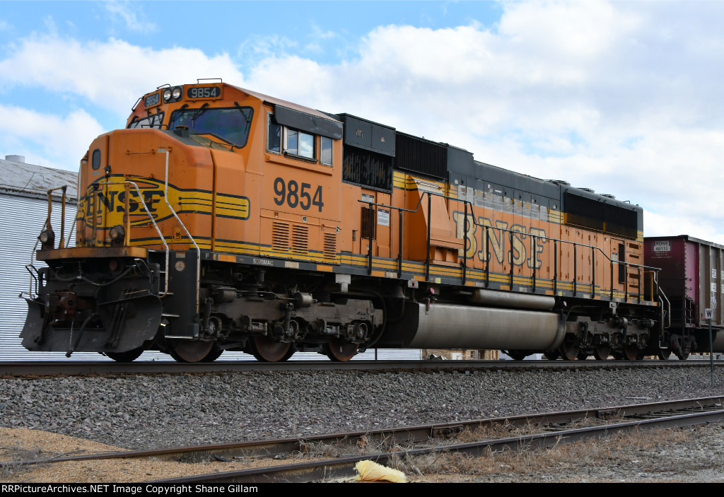 BNSF 9854 Roster shot.